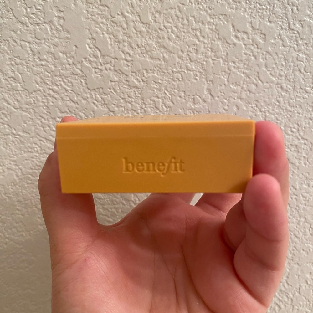 Benefit Powder - Picture 2 of 6